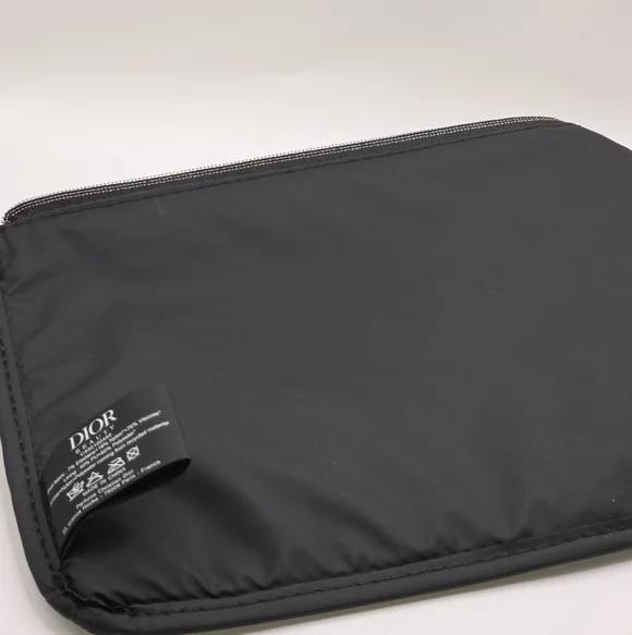 Dior Beauty Pouch - Picture 6 of 8